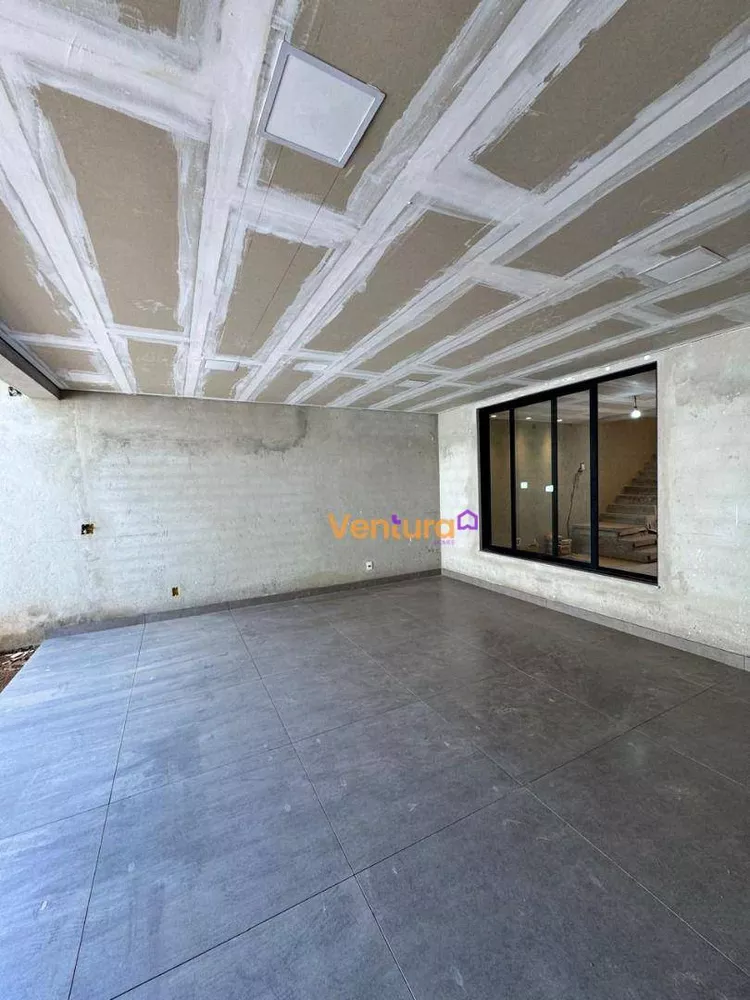 Casa, 3 quartos, 196 m² - Foto 1