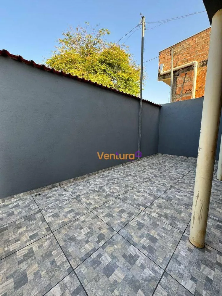 Casa, 5 quartos, 220 m² - Foto 1