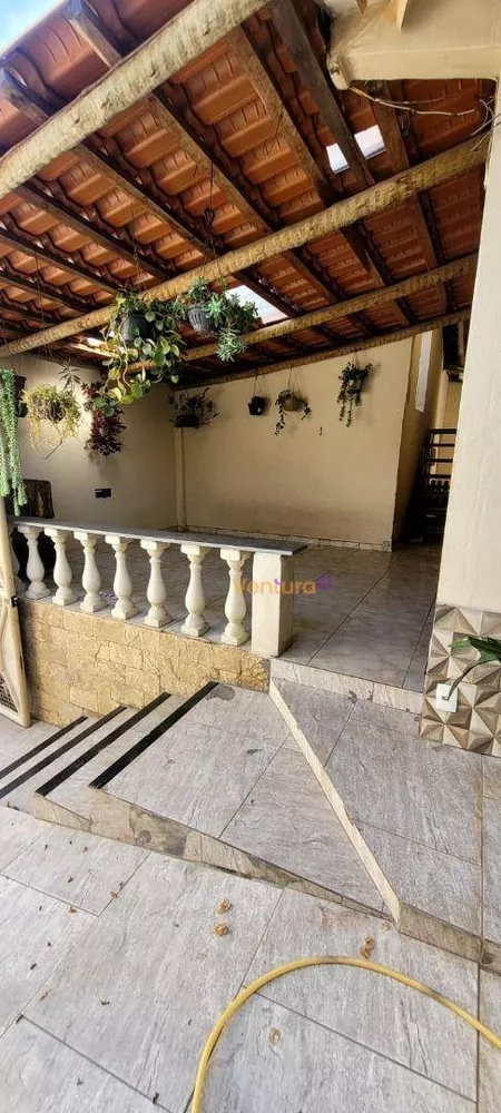 Casa, 5 quartos, 250 m² - Foto 1