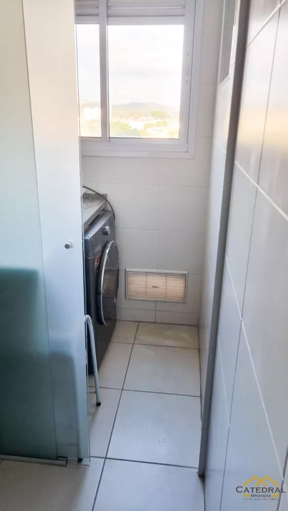 Apartamento à venda com 3 quartos, 61m² - Foto 2