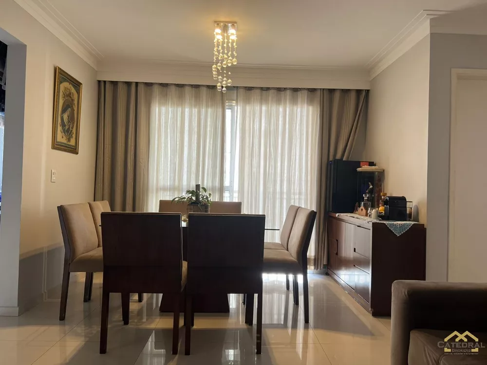 Apartamento à venda com 2 quartos, 60m² - Foto 1