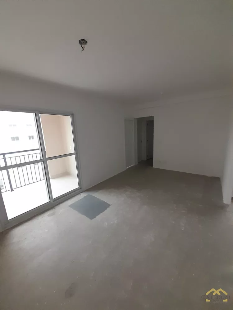 Apartamento à venda com 3 quartos, 72m² - Foto 1