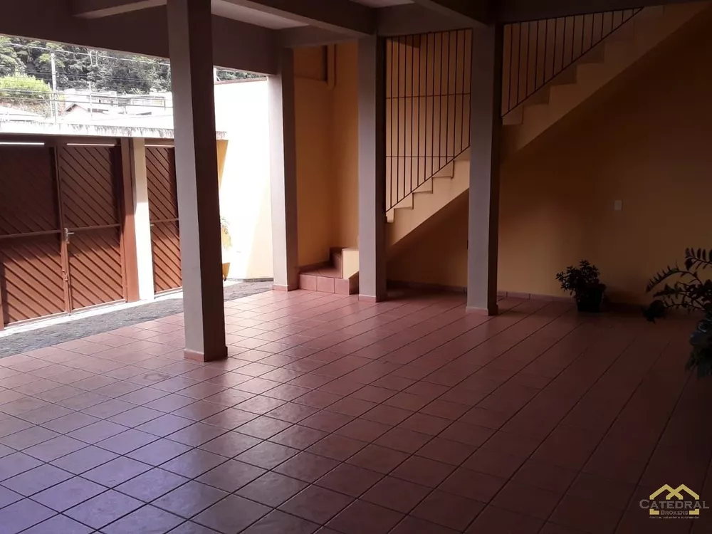 Casa à venda com 3 quartos, 280m² - Foto 3