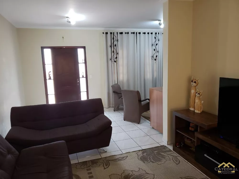 Casa à venda com 3 quartos, 280m² - Foto 1