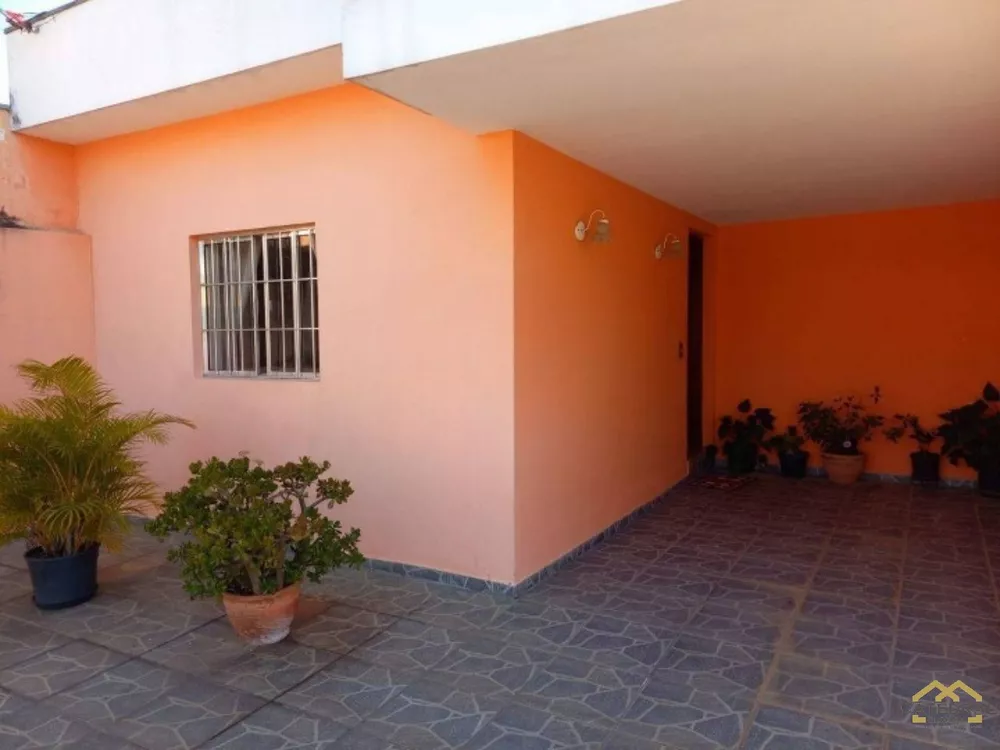 Casa à venda com 3 quartos, 148m² - Foto 1