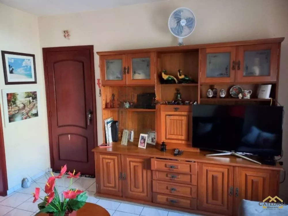 Casa à venda com 3 quartos, 148m² - Foto 2