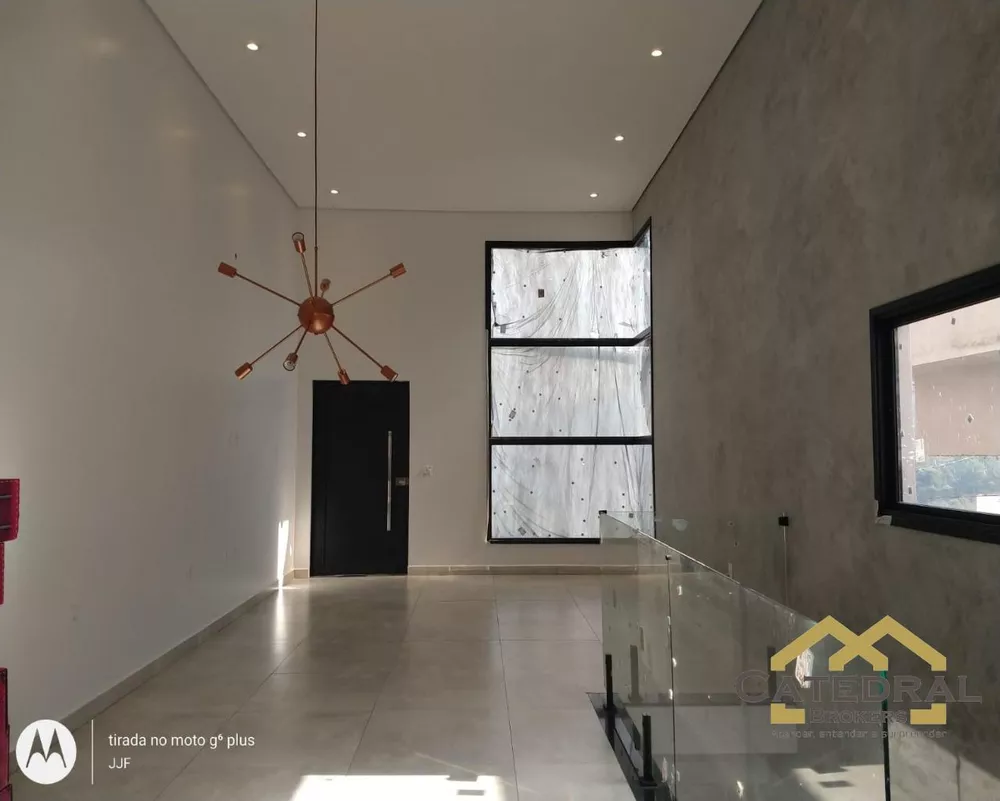 Casa à venda com 3 quartos, 229m² - Foto 2