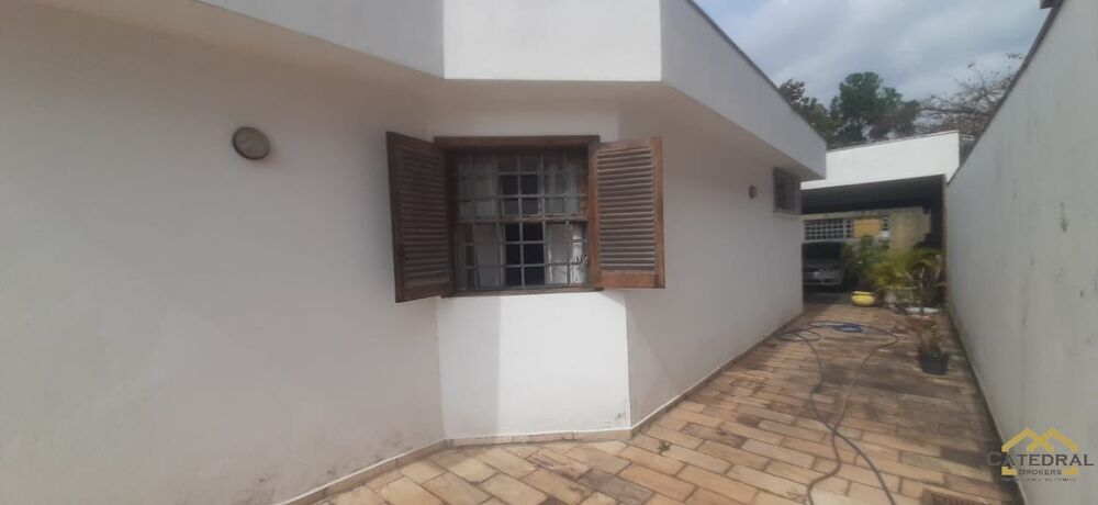 Casa para alugar com 4 quartos, 277m² - Foto 8