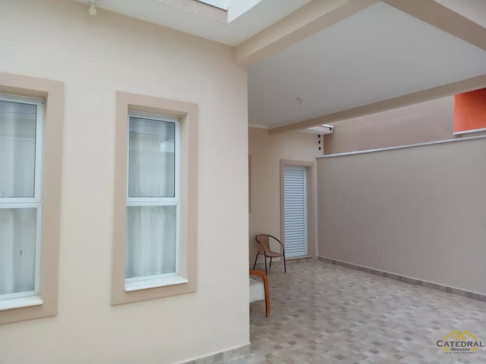 Casa à venda com 2 quartos, 104m² - Foto 4