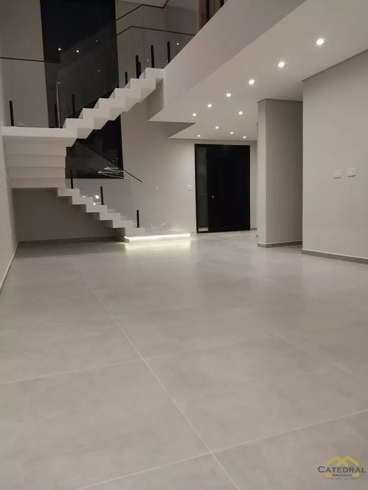 Sobrado à venda com 3 quartos, 253m² - Foto 4