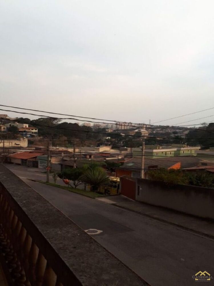 Sobrado à venda com 3 quartos, 170m² - Foto 2
