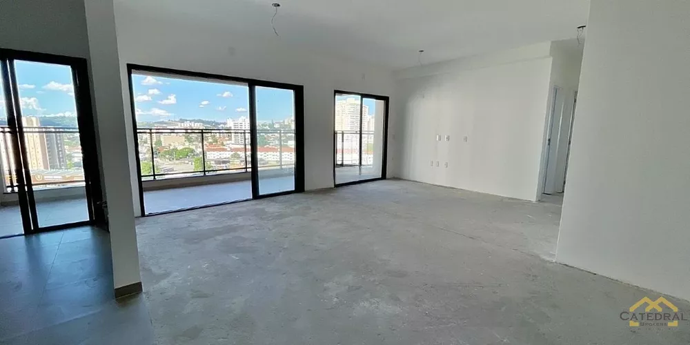 Apartamento à venda com 3 quartos, 141m² - Foto 1