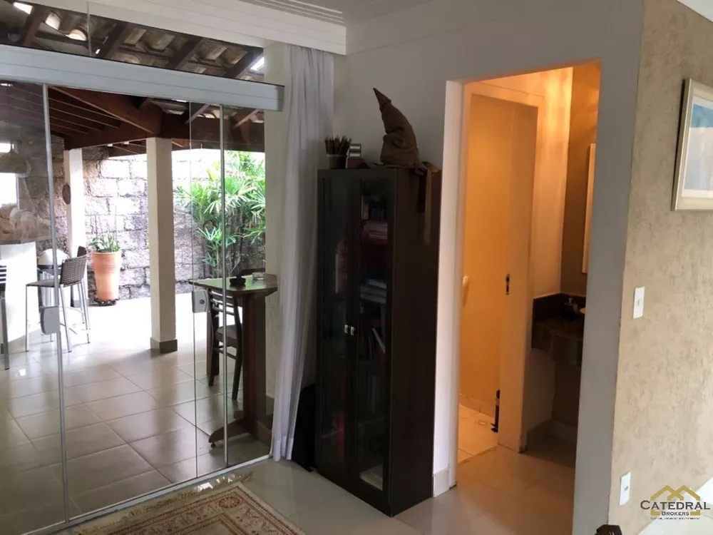 Casa à venda com 3 quartos, 144m² - Foto 3