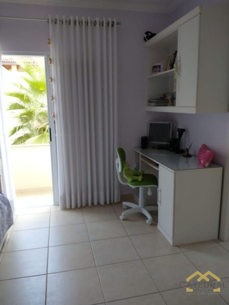Casa à venda com 3 quartos, 329m² - Foto 12