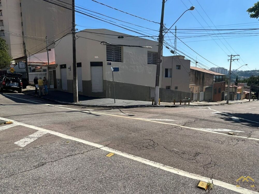 Casa à venda com 2 quartos, 318m² - Foto 1