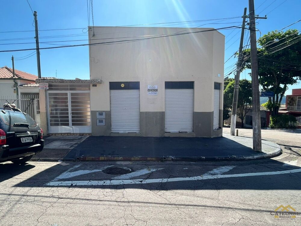 Casa à venda com 2 quartos, 318m² - Foto 2
