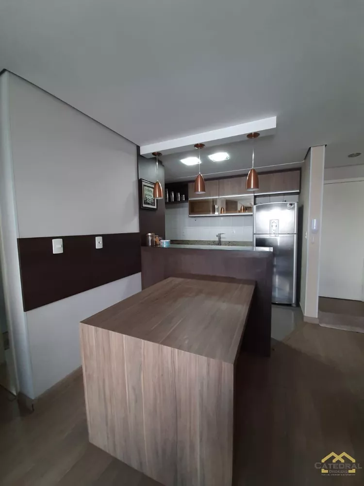 Apartamento à venda com 2 quartos, 64m² - Foto 2