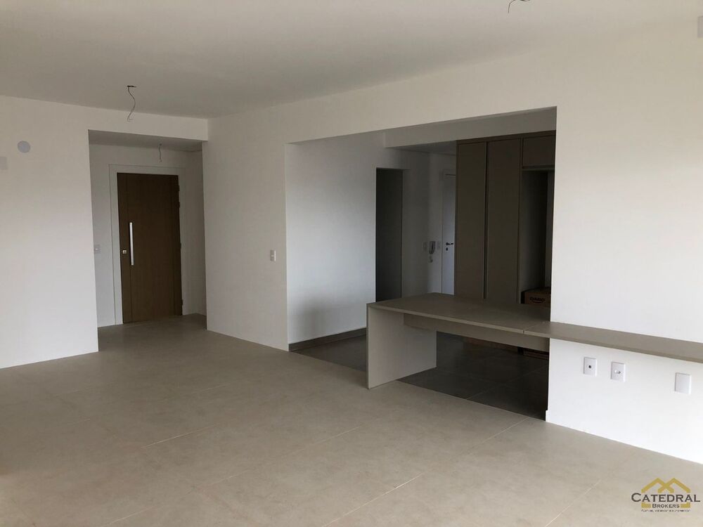 Apartamento à venda e aluguel com 3 quartos, 141m² - Foto 3