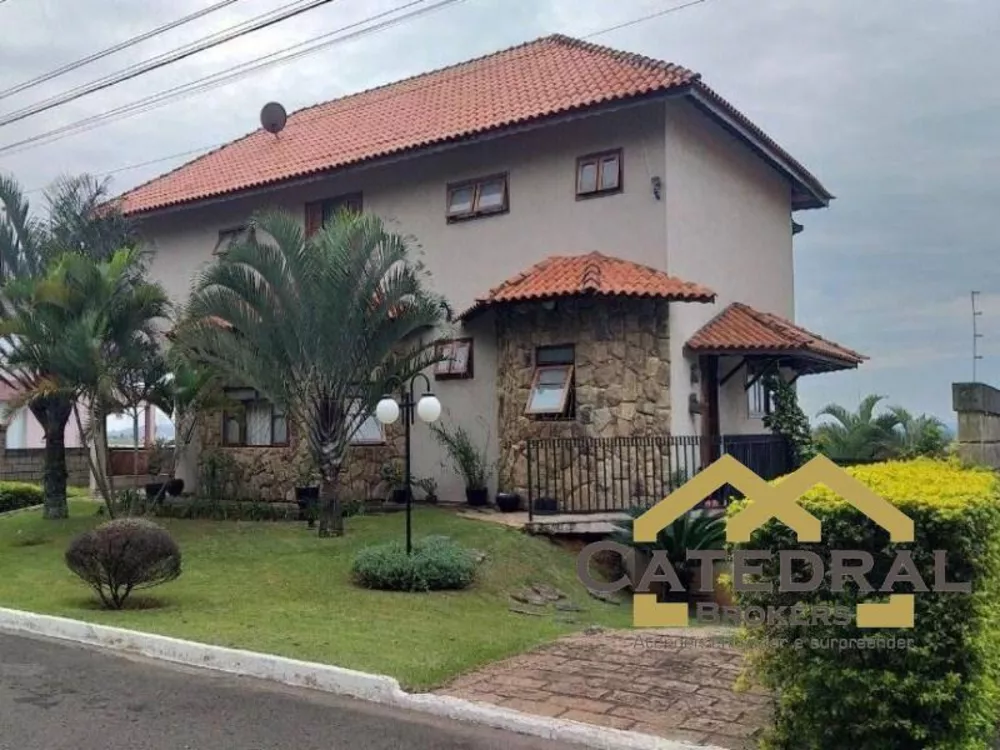 Sobrado à venda com 5 quartos, 1000m² - Foto 1