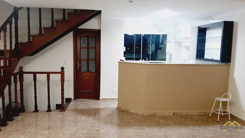 Sobrado à venda com 3 quartos, 243m² - Foto 3