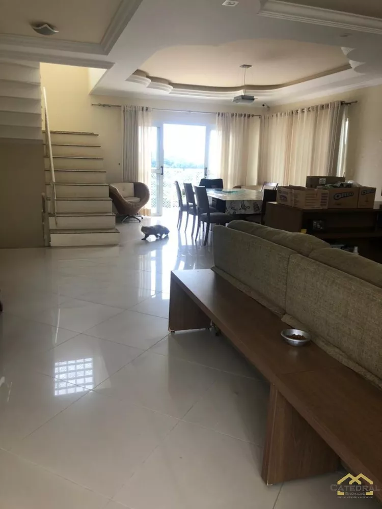 Casa de Condomínio à venda com 3 quartos, 500m² - Foto 2