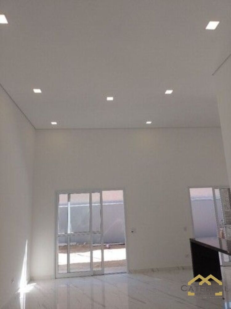 Casa à venda com 3 quartos, 300m² - Foto 4