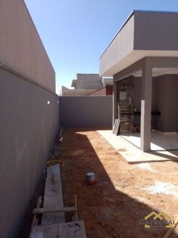 Casa à venda com 3 quartos, 300m² - Foto 17
