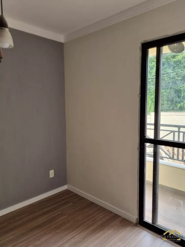 Apartamento para alugar com 3 quartos, 93m² - Foto 2