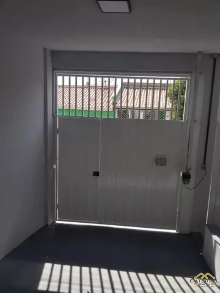 Casa à venda com 2 quartos, 125m² - Foto 4