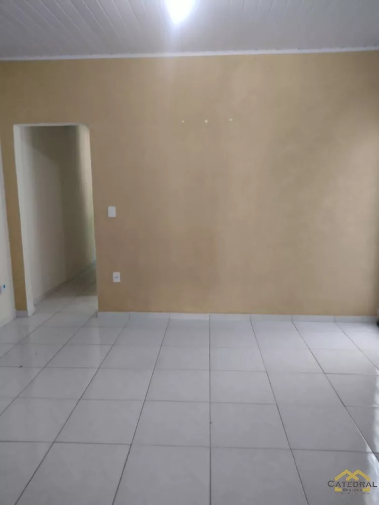 Casa à venda com 2 quartos, 120m² - Foto 3