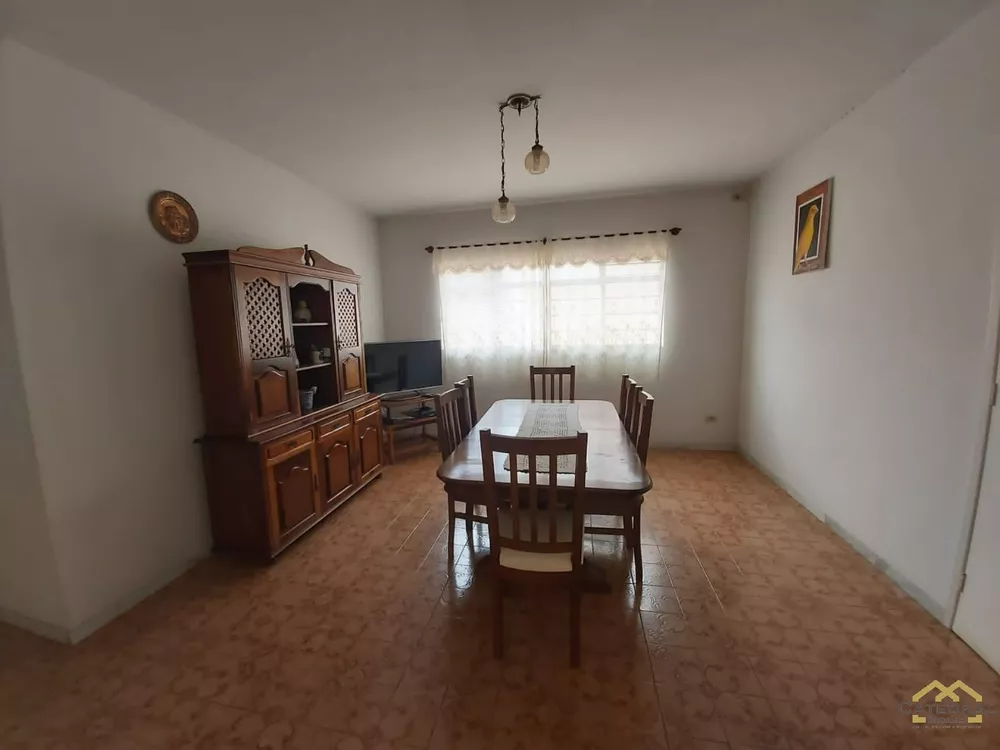 Casa à venda com 3 quartos, 202m² - Foto 2