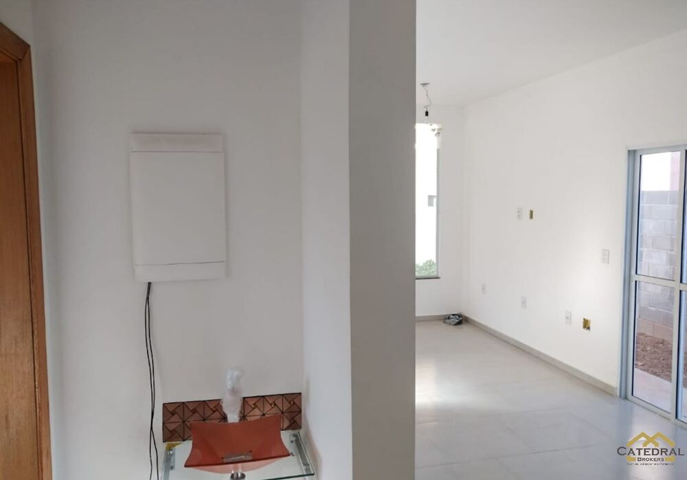 Casa à venda com 3 quartos, 85m² - Foto 1