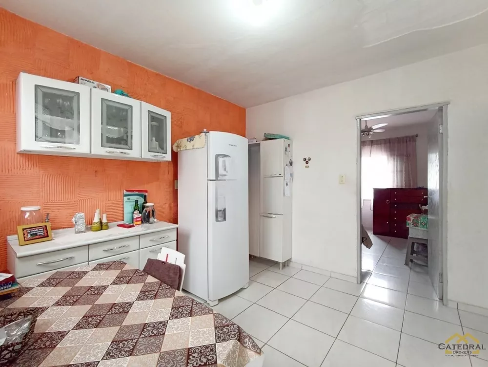 Casa à venda com 3 quartos, 148m² - Foto 2