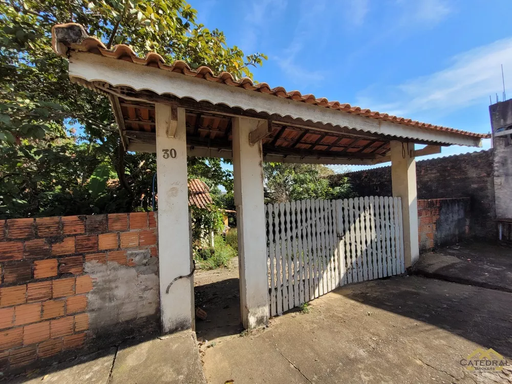 Casa à venda com 2 quartos, 100m² - Foto 2