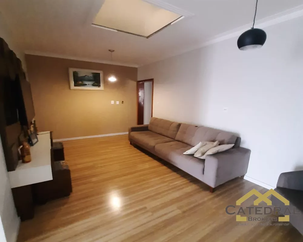 Casa à venda com 3 quartos, 222m² - Foto 4