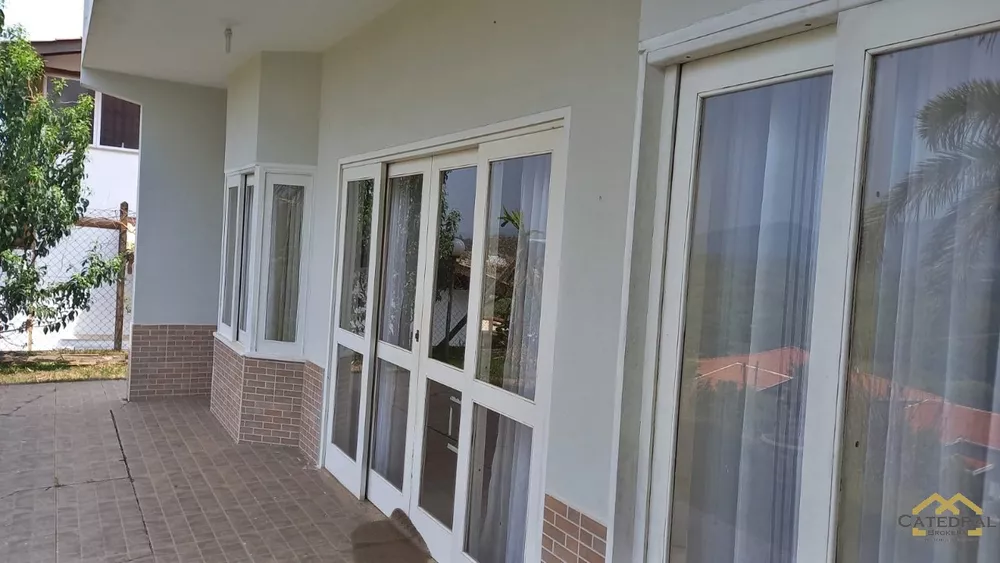 Chácara à venda com 4 quartos, 221m² - Foto 6