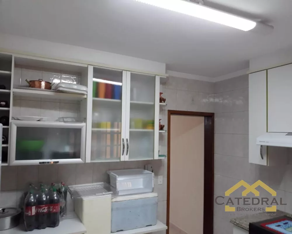 Sobrado à venda com 3 quartos, 270m² - Foto 7