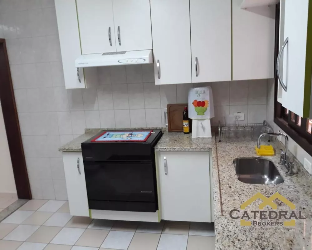 Sobrado à venda com 3 quartos, 270m² - Foto 4