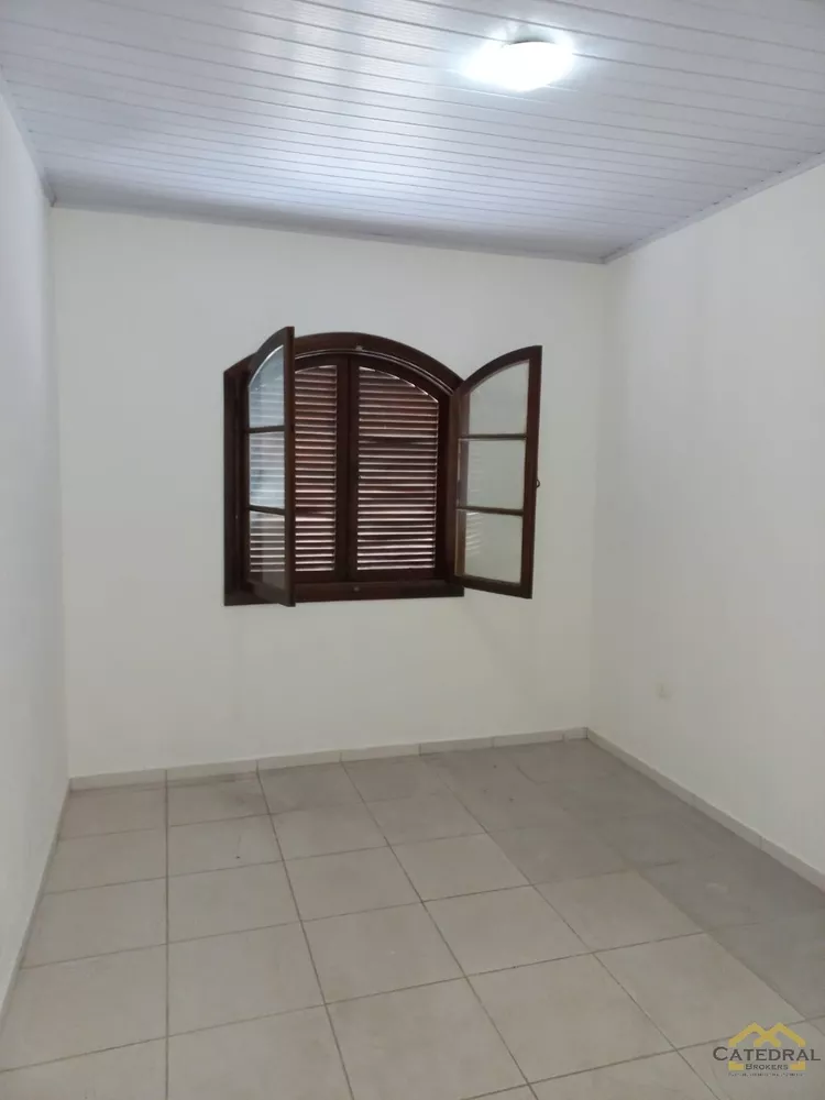 Casa à venda com 2 quartos, 92m² - Foto 4