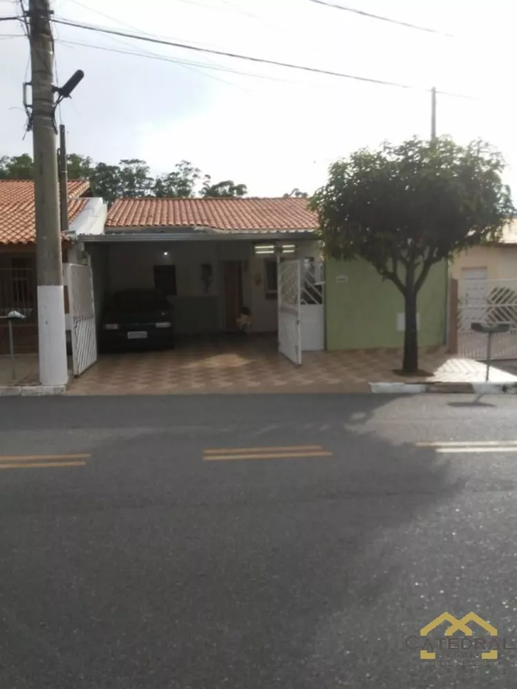 Casa à venda com 2 quartos, 200m² - Foto 3