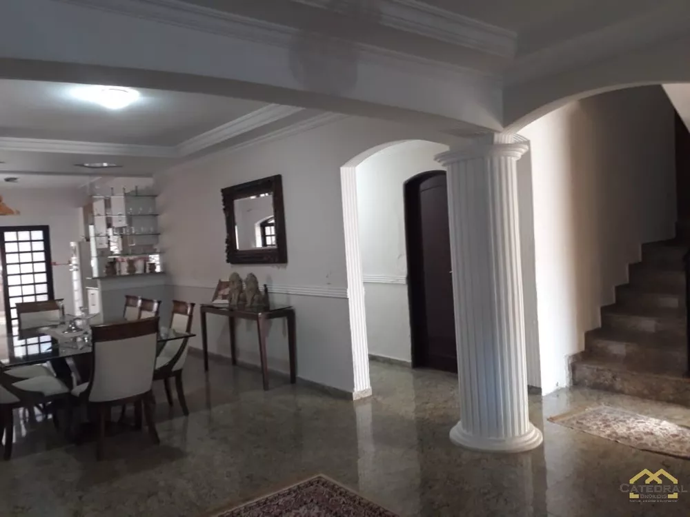 Casa à venda com 4 quartos, 410m² - Foto 4