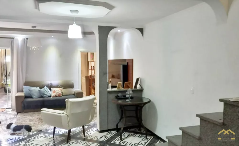 Casa à venda com 4 quartos, 193m² - Foto 1