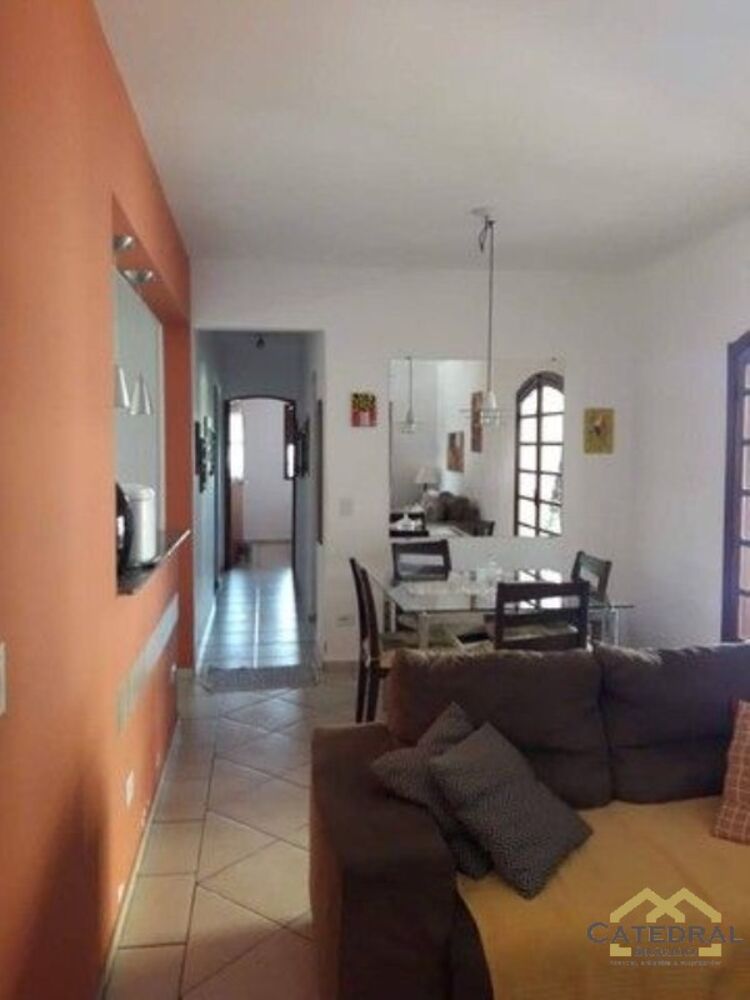 Casa, 3 quartos, 210 m² - Foto 1