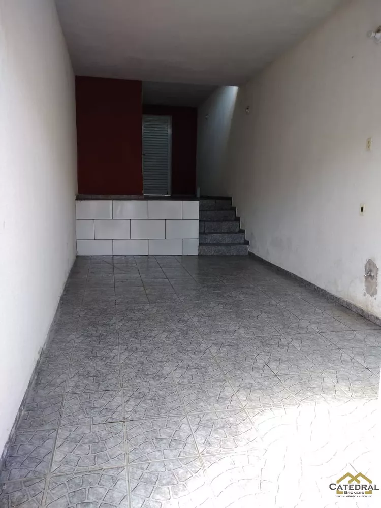 Sobrado à venda com 3 quartos, 182m² - Foto 1