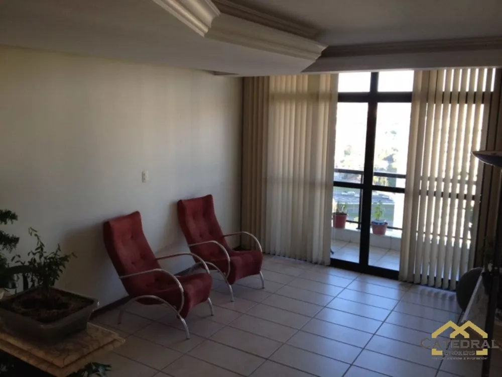 Apartamento à venda com 3 quartos, 173m² - Foto 4