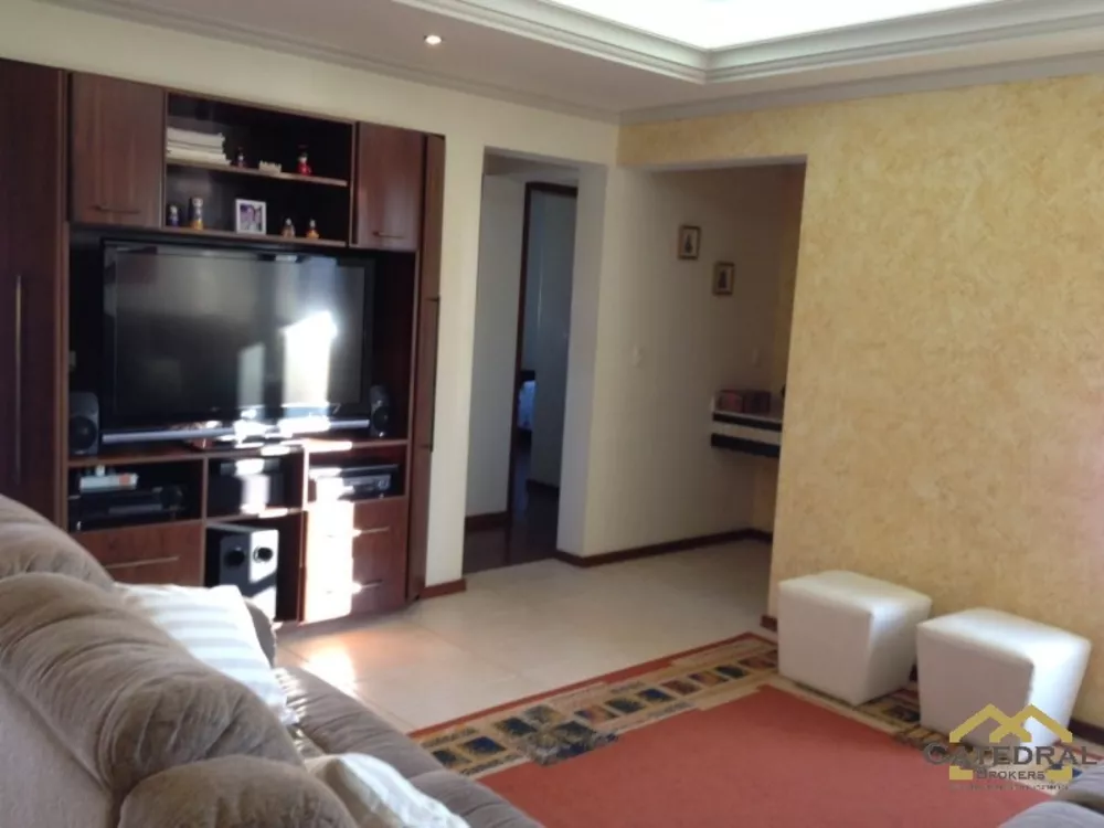 Apartamento à venda com 3 quartos, 173m² - Foto 2