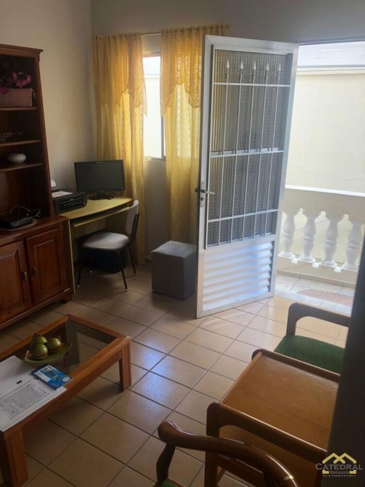 Casa à venda com 3 quartos, 148m² - Foto 1