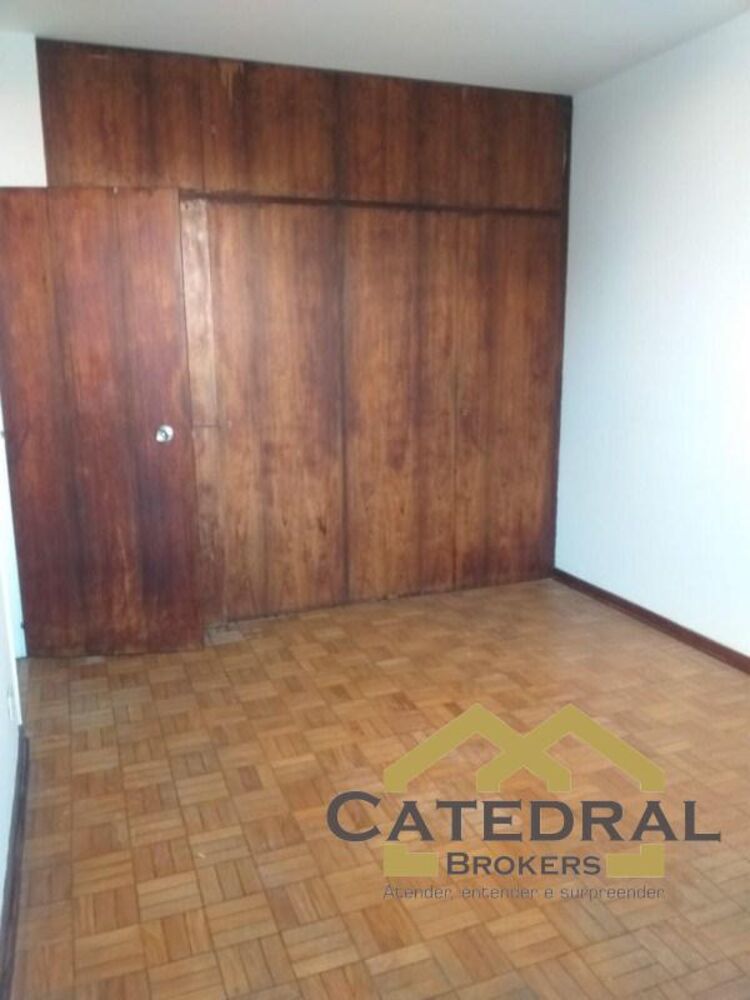 Casa Comercial à venda com 3 quartos, 347m² - Foto 6