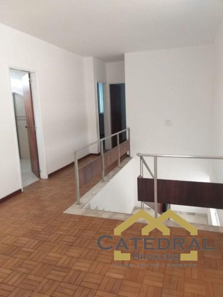 Casa Comercial à venda com 3 quartos, 347m² - Foto 26