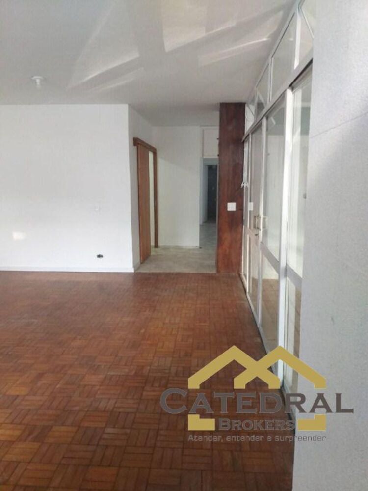 Casa Comercial à venda com 3 quartos, 347m² - Foto 20